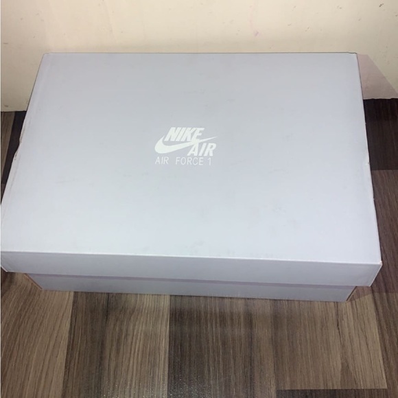 Size six mens Nike airforces 1s - Picture 1 of 5